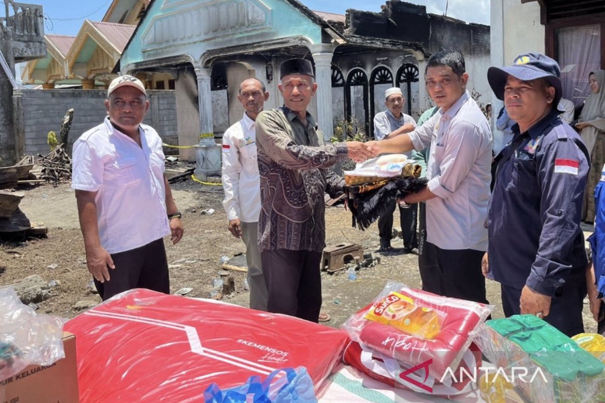 Pemkab Aceh Barat salurkan bantuan masa panik untuk korban kebakaran