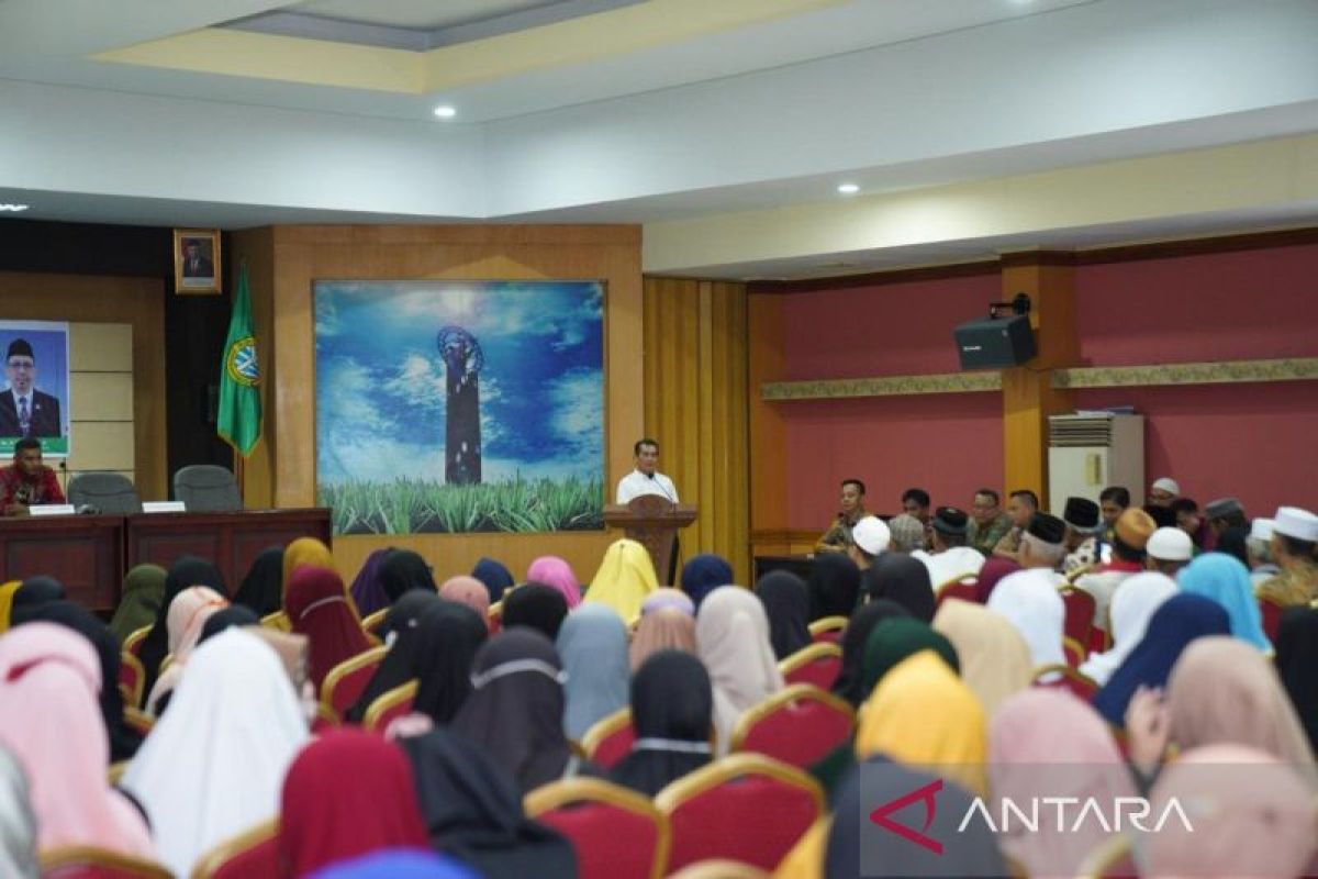 Pemerintah Kota Pontianak berikan santunan 360 guru mengaji