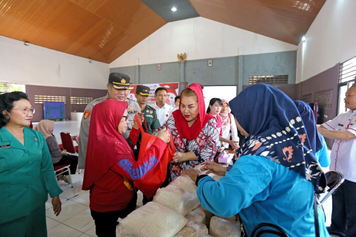 Pemkot Semarang gelar pasar murah di tiga kecamatan terdampak  banjir