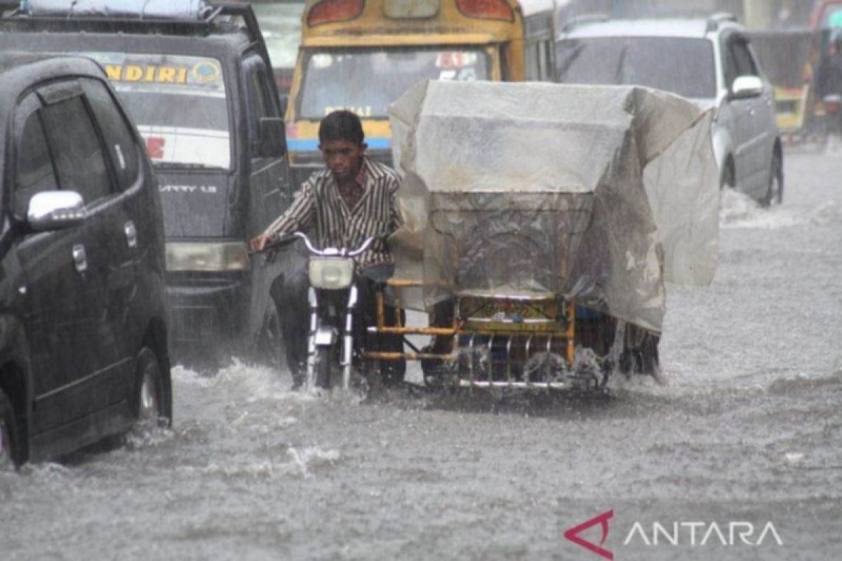 BMKG: Waspadai hujan lebat yang bisa menyebabkan banjir di Sumut