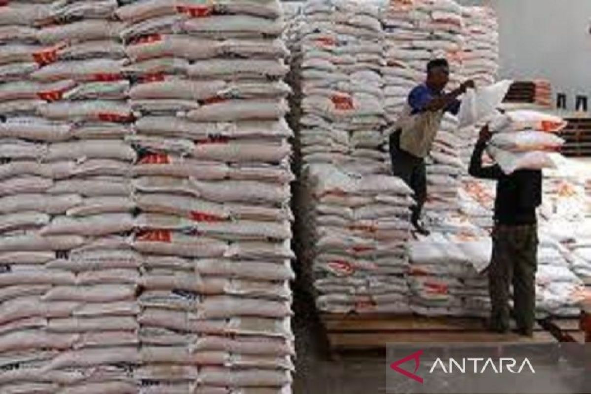 Bulog Raha sediakan 250 ton beras untuk kebutuhan lebaran Muna Barat