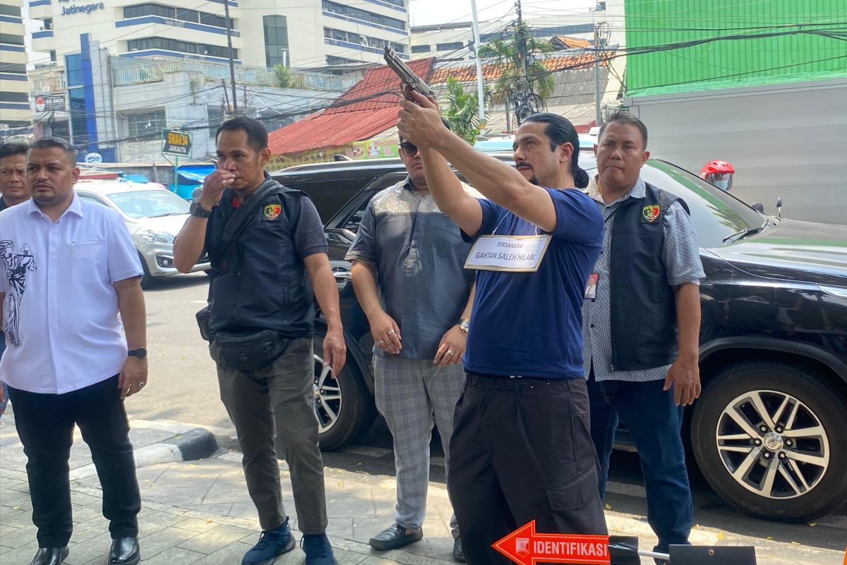 Polisi peragakan 17 adegan  Gathan Saleh lakukan penembakan