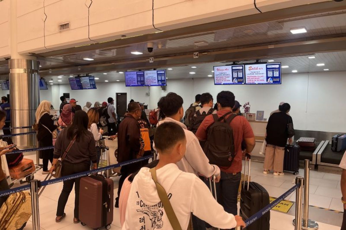 Bandara Hang Nadim Batam pantau proses maskapai dalam penjualan tiket saat Lebaran