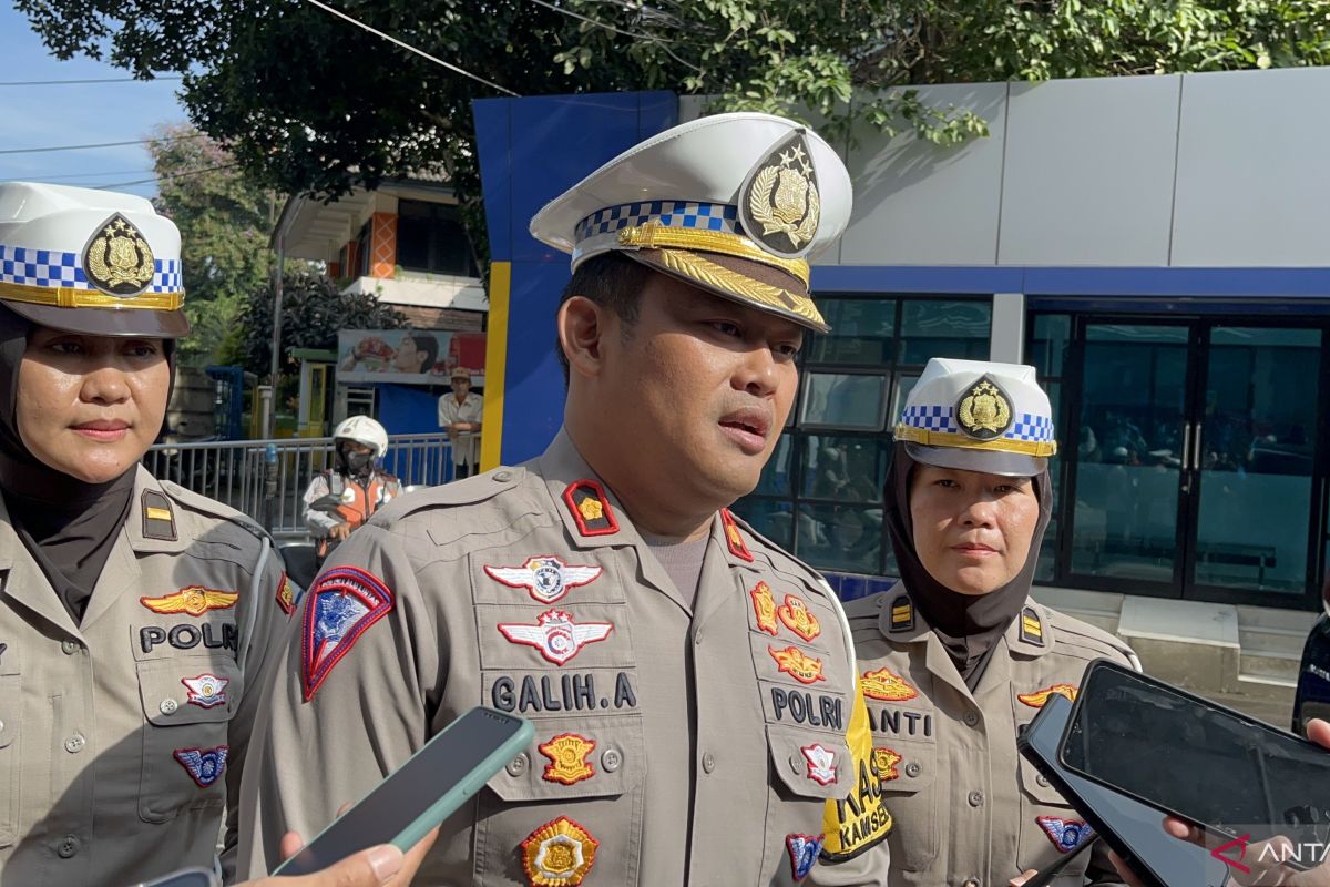 Satlantas Polresta Bogor awasi uji coba angkot listrik  jurusan Cidangiang-Suryakencana