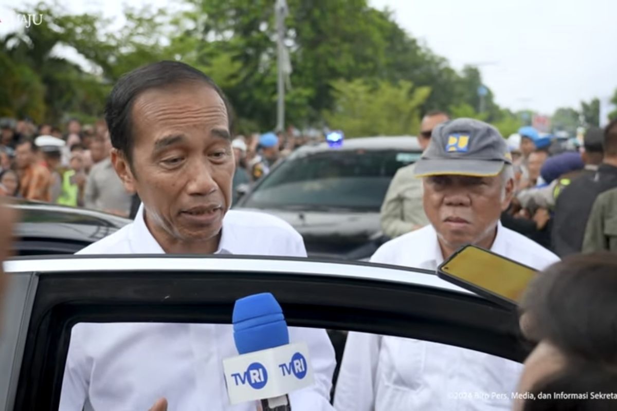 Presiden Jokowi bantah disebut rebut posisi Ketum PDI Perjuangan
