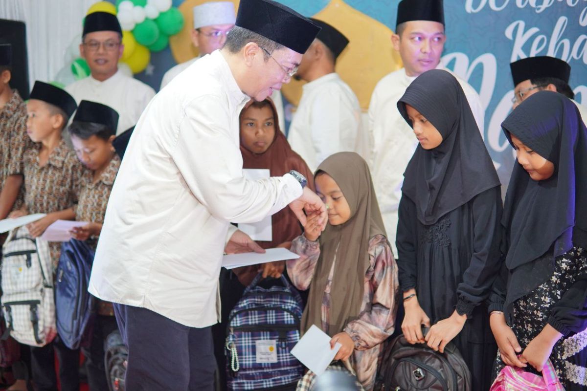 PLN UIP Sulawesi berbagi kebahagiaan dengan anak panti asuhan melalui Safari Ramadan
