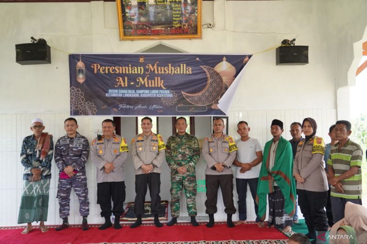 Tempuh jalur sungai, Kapolres dan Danrem resmikan mushala di pedalaman Aceh Utara
