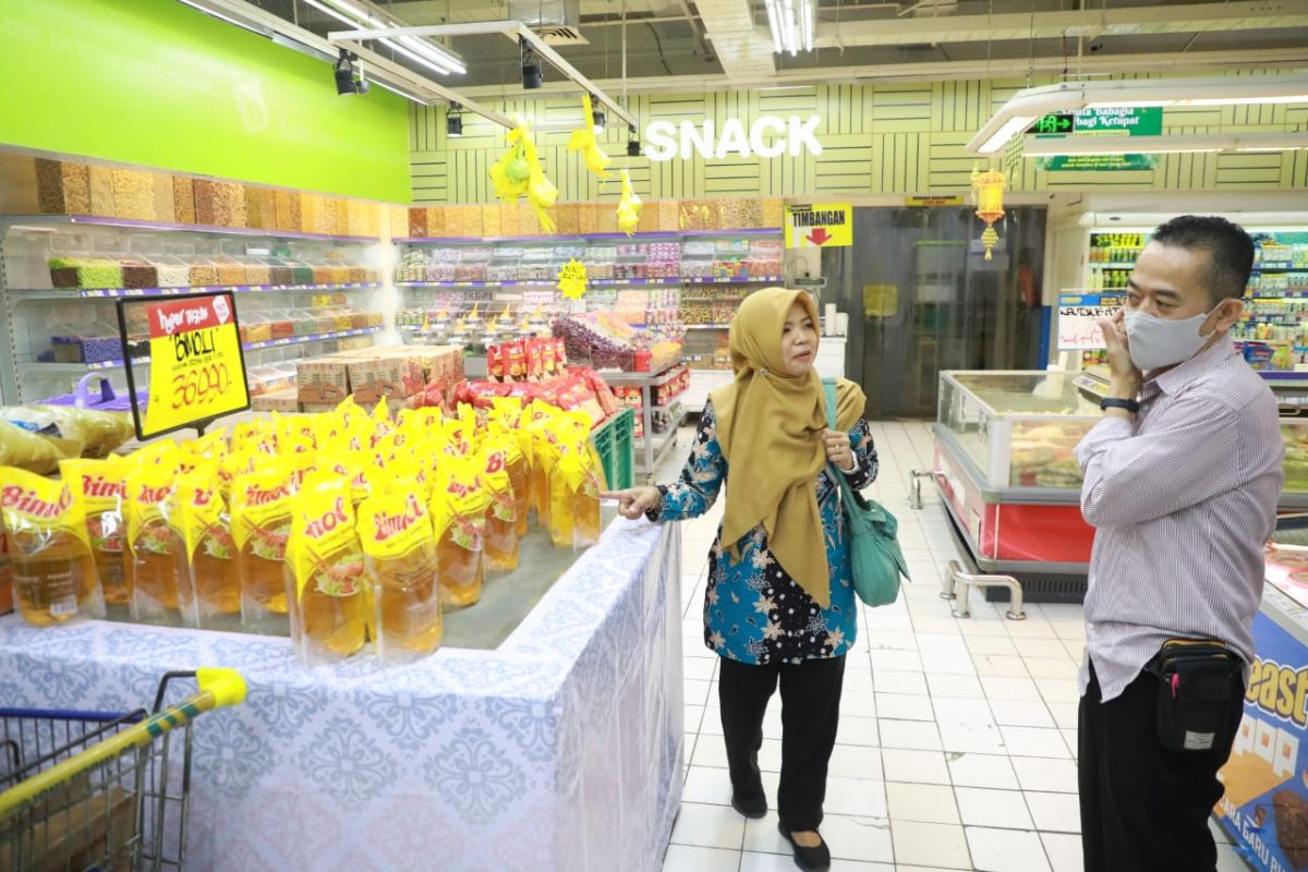 TPID Kota Madiun pantau  harga dan stok bahan pangan di toko modern
