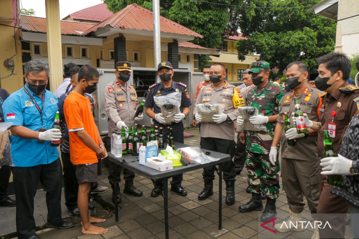 Mataram police destroy 2.75 kg of dried cannabis seized from student