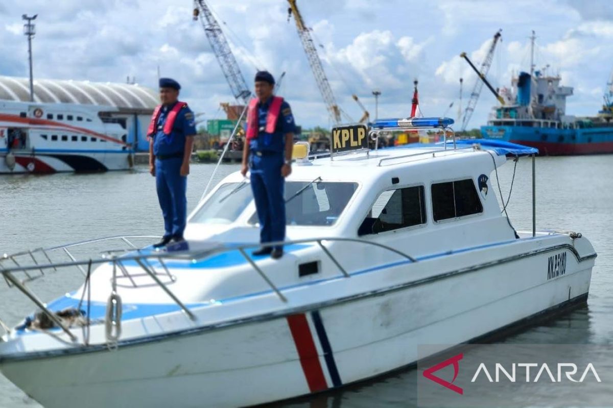 Arus Mudik - KSOP Tanjung Pandan siagakan kapal patroli dukung mudik Lebaran 2024