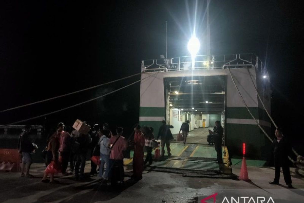 Arus Mudik - KSOP Tanjung Pandan: 146 pemudik bertolak menuju Tanjung Priok
