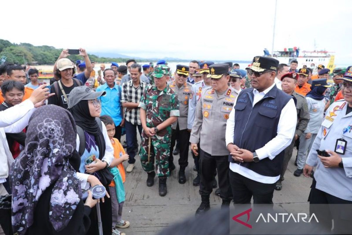 Arus Mudik - Pj Gubernur-Forkopimda Babel tinjau pelabuhan Tanjung Kalian pastikan kelancaran arus mudik