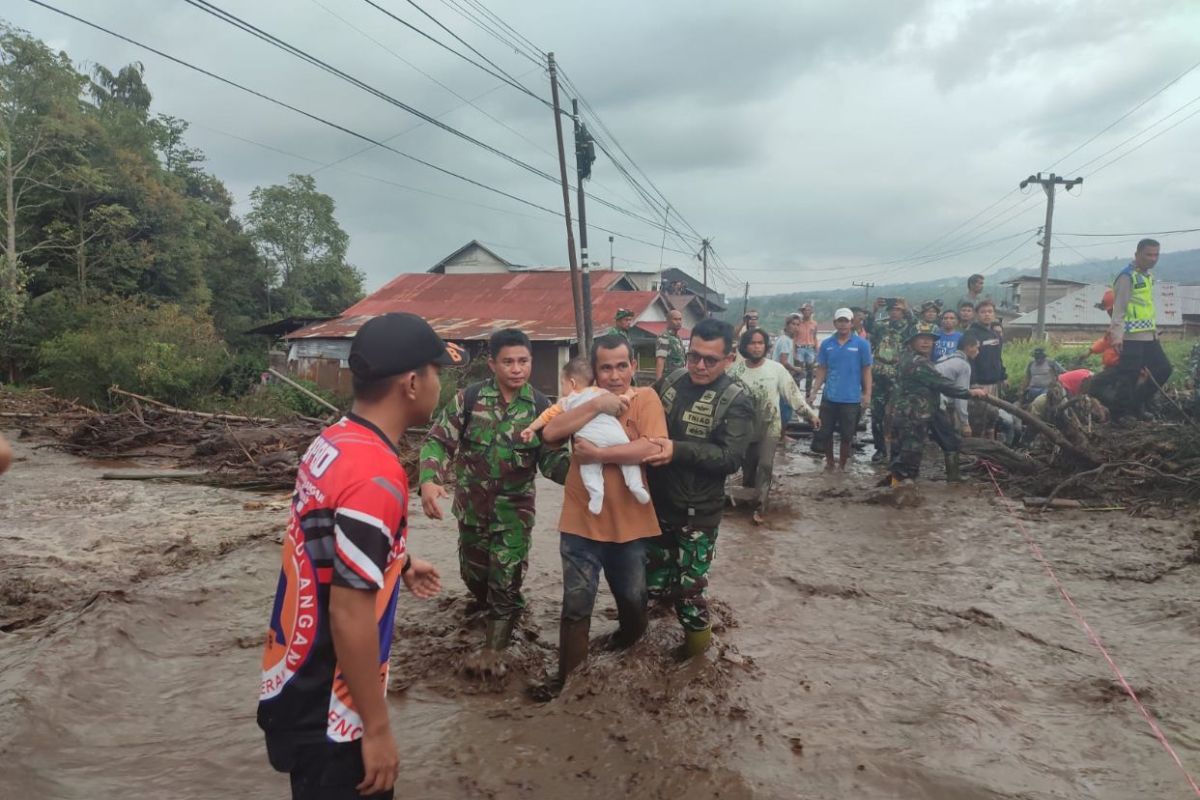 Pemkab Agam turunkan tim gabungan bantu korban banjir lahar dingin (Video)