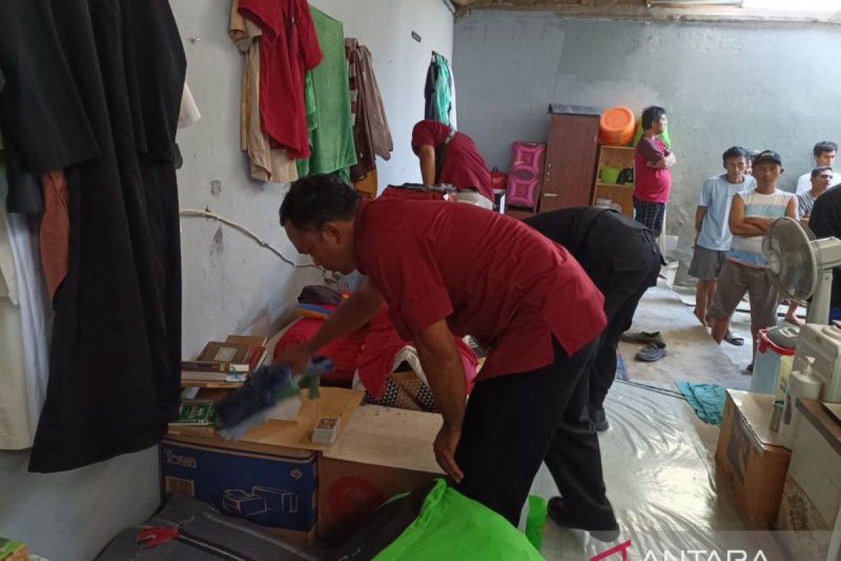 Berantas Halinar, Lapas Palu geledah kamar tahanan