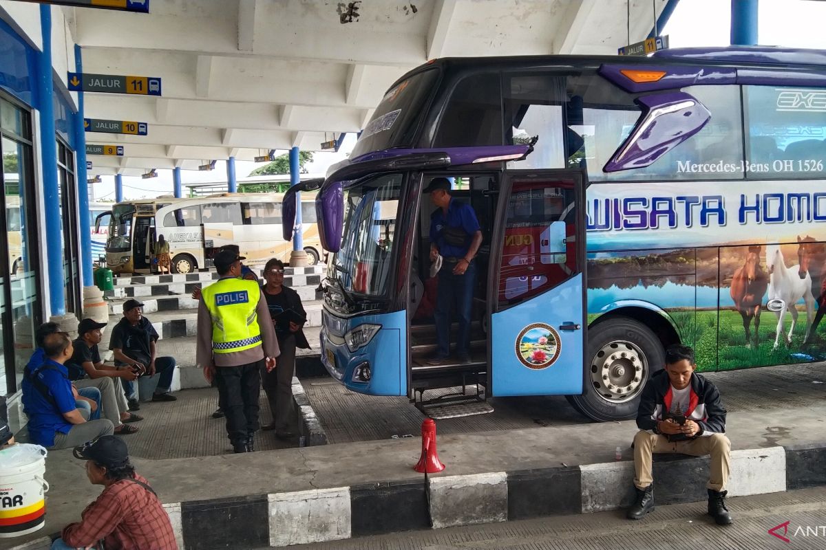 Terminal Mengwi sediakan sembilan pos tiket bus agen resmi