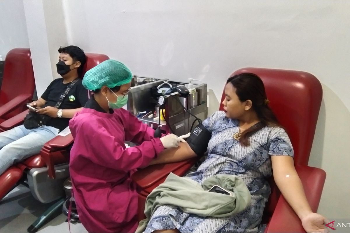 PMI Bali layani donor darah keliling antisipasi libur Lebaran 2024