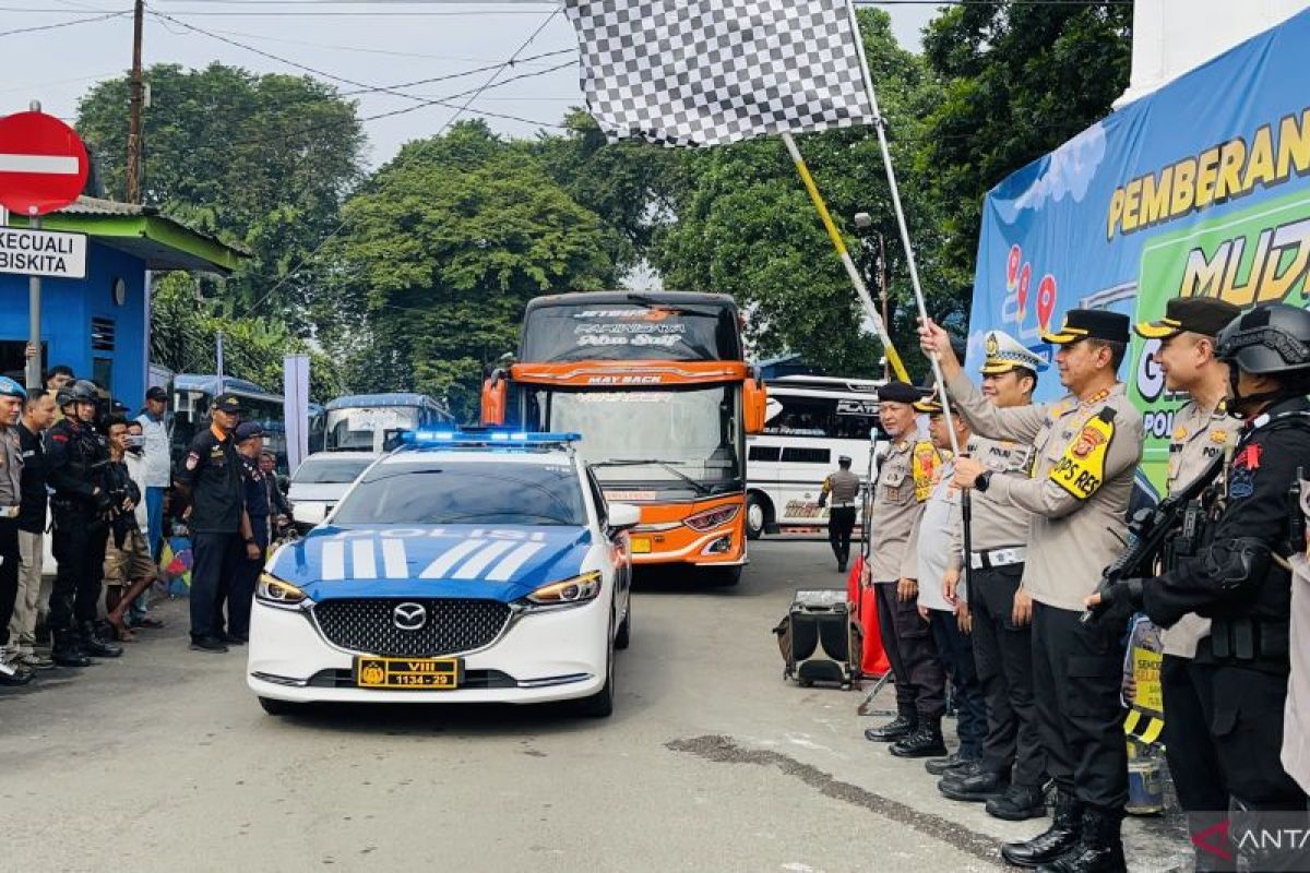 Polresta Bogor Kota berangkatkan 120 warga program mudik gratis