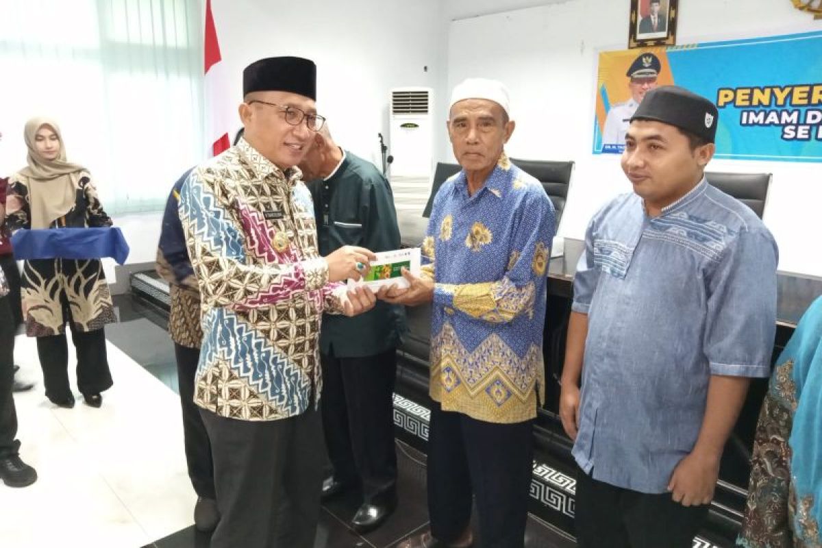 Pemkot Ternate berikan insentif untuk Imam dan pengasuh TPQ
