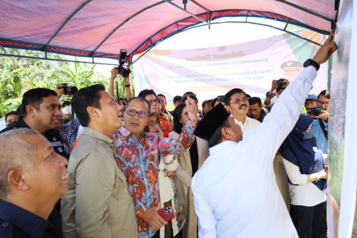 Wali Kota Makassar dan Komisi V DPR RI bahas pembangunan Stadion