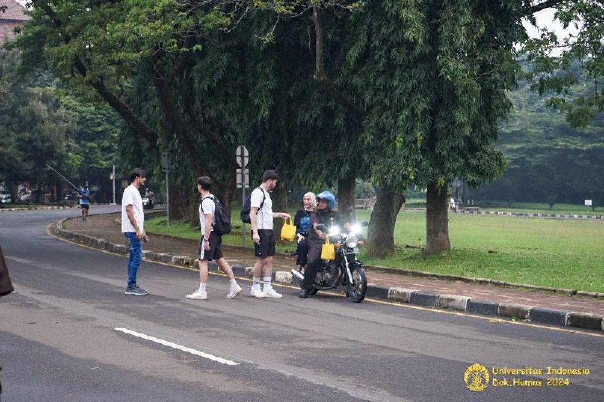 Mahasiswa Asing di UI Nikmati Tradisi Puasa hingga War Takjil