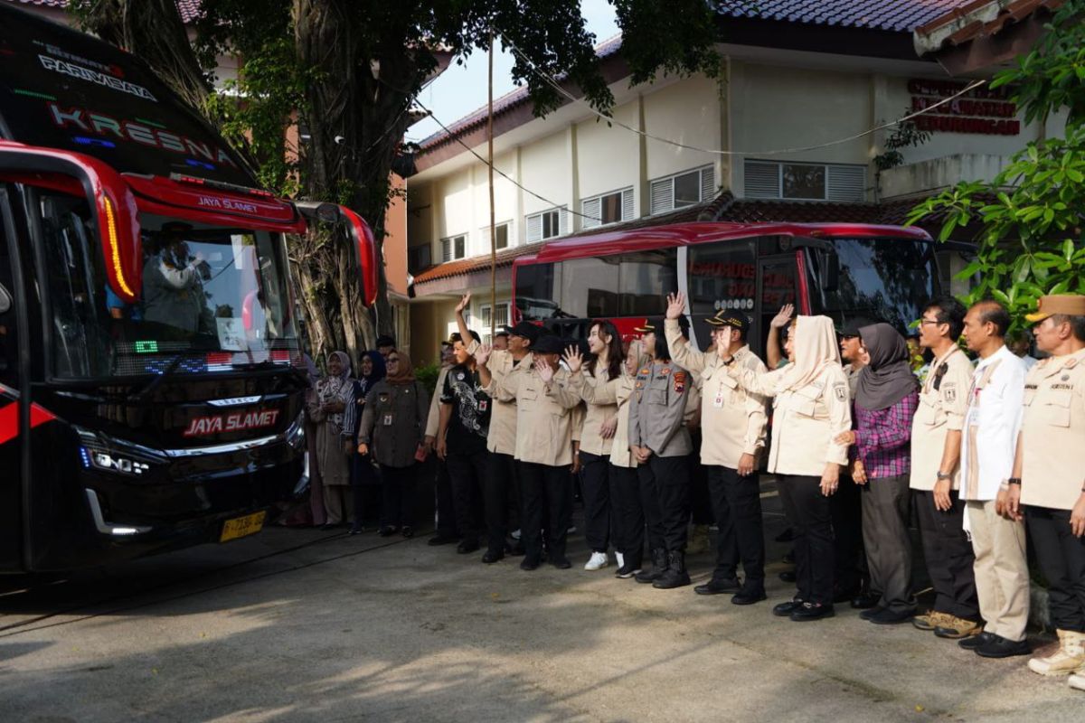 Wali Kota Semarang lepas empat bus untuk program mudik gratis