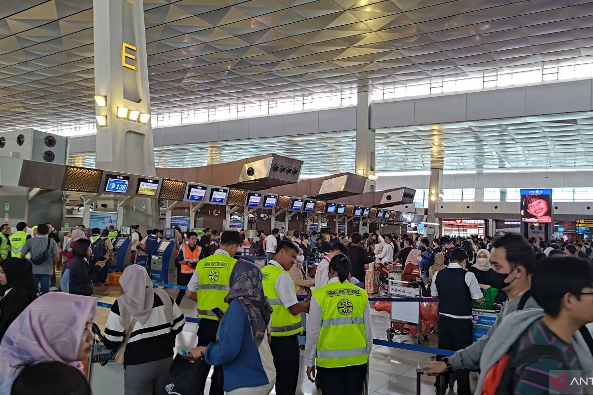 H 4 Lebaran Pergerakan Penumpang Di Bandara Soetta Capai 188 Ribu Antara News 0085