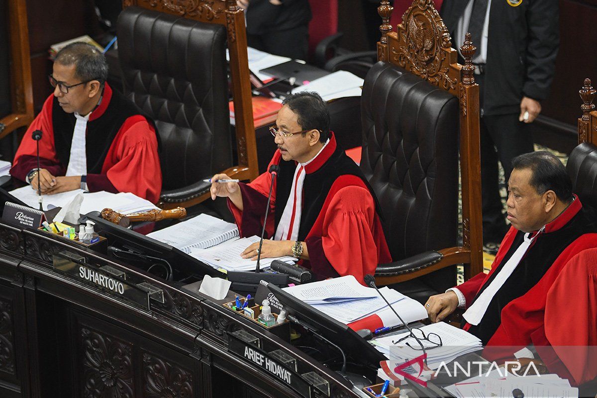 Ketua MK Suhartoyo membuka dan pimpin sidang putusan PHPU Pilpres 2024