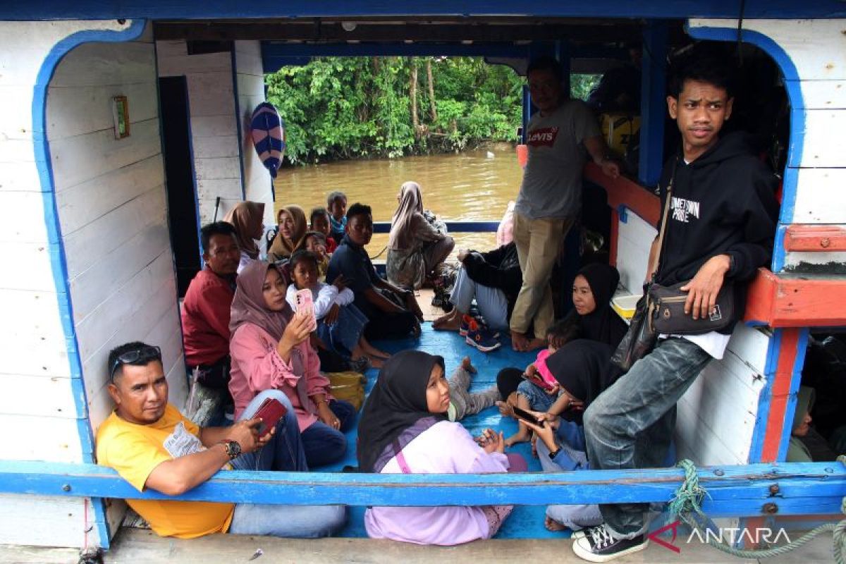 Dishub Kalbar tambah kapal untuk layani pemudik dari pelabuhan Rasau Jaya