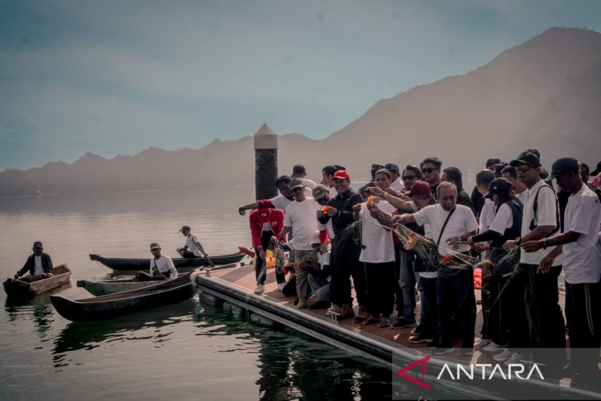 Bupati Bangli atasi ikan predator Red Devil di Danau Batur Bali