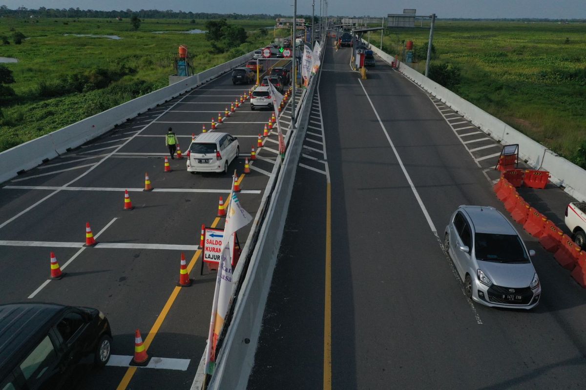 Jumlah kendaraan lewat Tol Trans Sumatera pada H-4 naik 154 persen