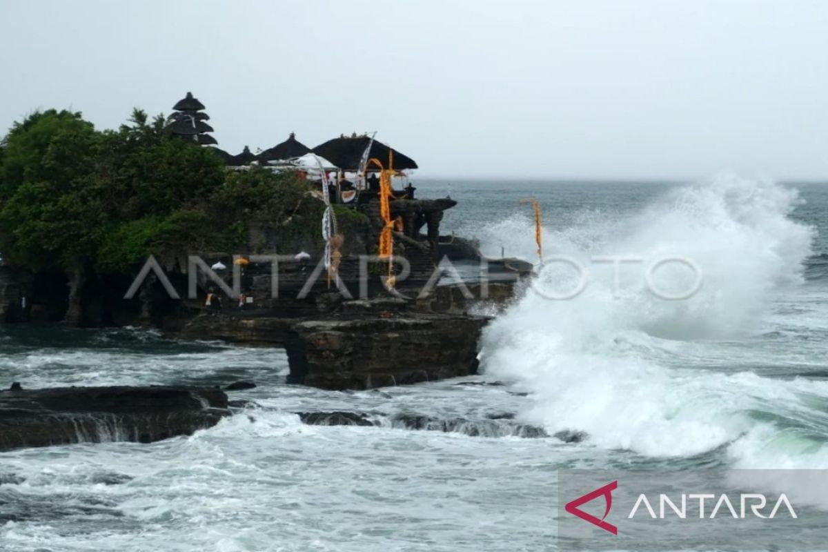BMKG sounds extreme weather warning for Bali