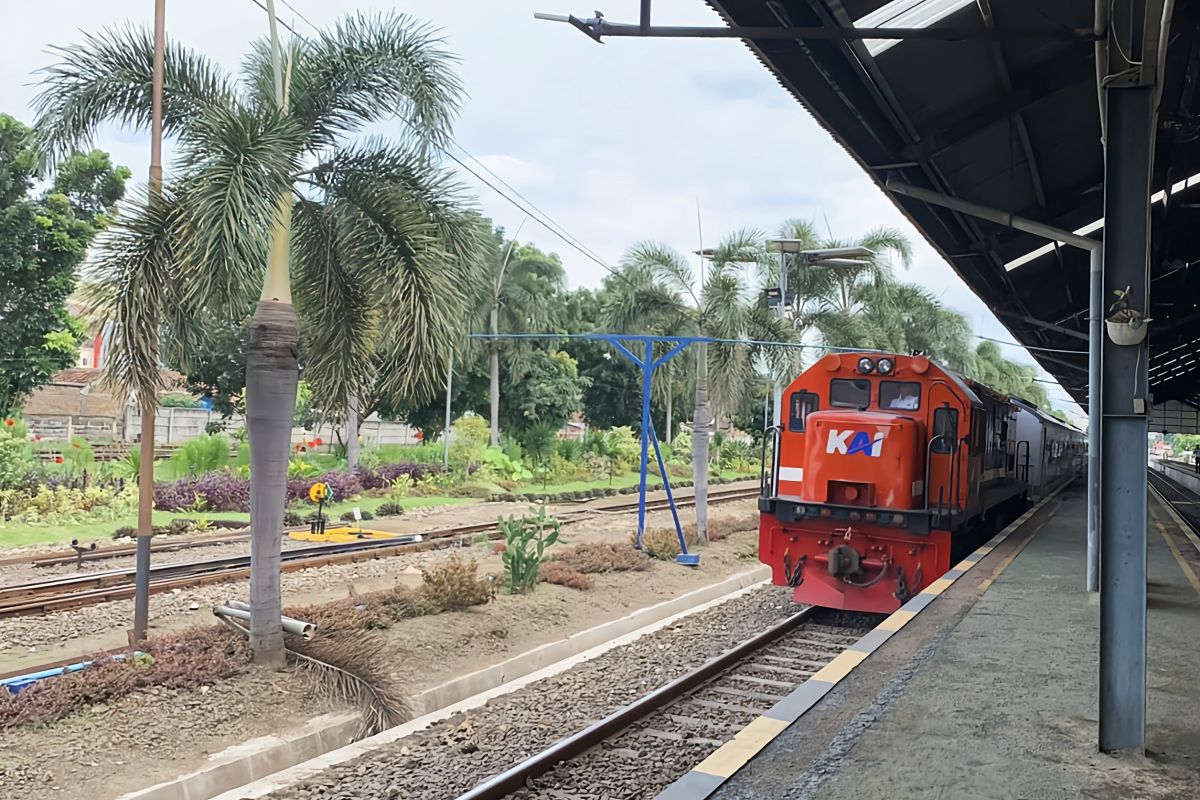 KAI Tanjungkarang siagakan enam kereta api penolong