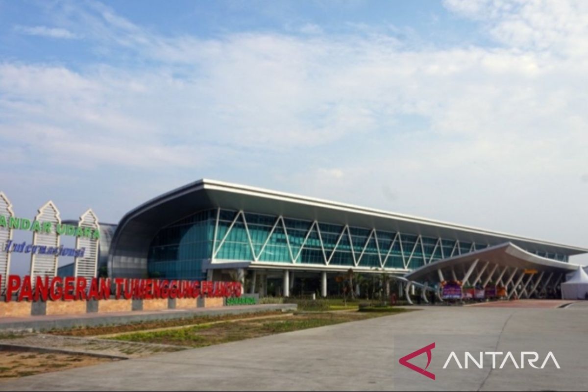 Arus mudik - Bandara APT Pranoto tambah empat  