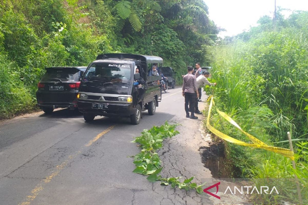 Pemudik yang lintasi Rejang Lebong Bengkulu diimbau waspada longsor