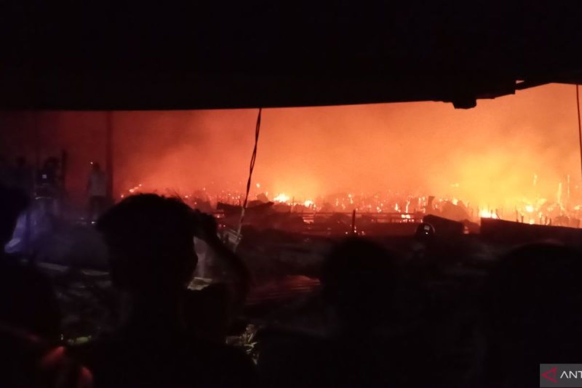 Kebakaran besar melanda kawasan padat penduduk di Palangka Raya