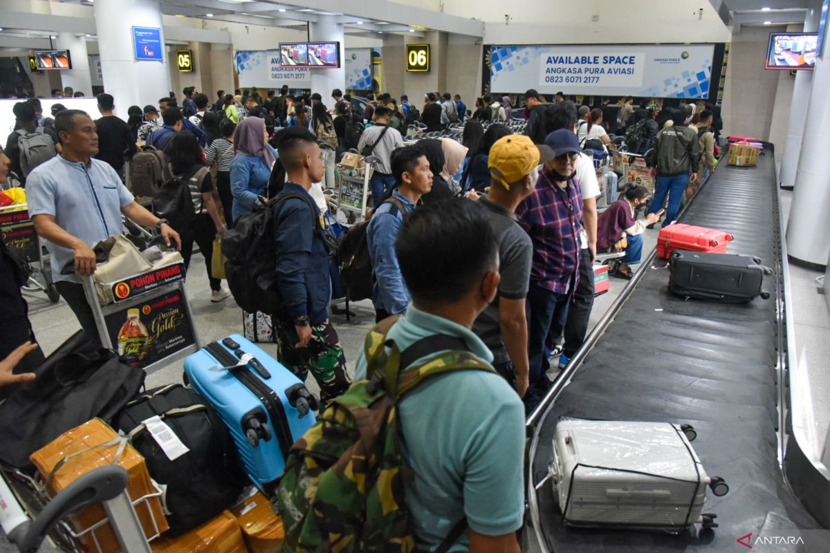 Jumlah penumpang tembus 1 juta orang saat libur panjang