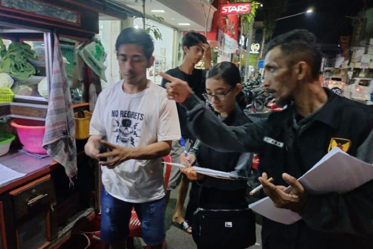Pemkot Kediri minta pedagang di Jalan Dhoho tulis harga jual makanan