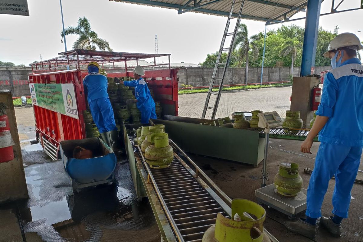 Pertamina tambah stok elpiji 3 kg di Situbondo jelang Lebaran