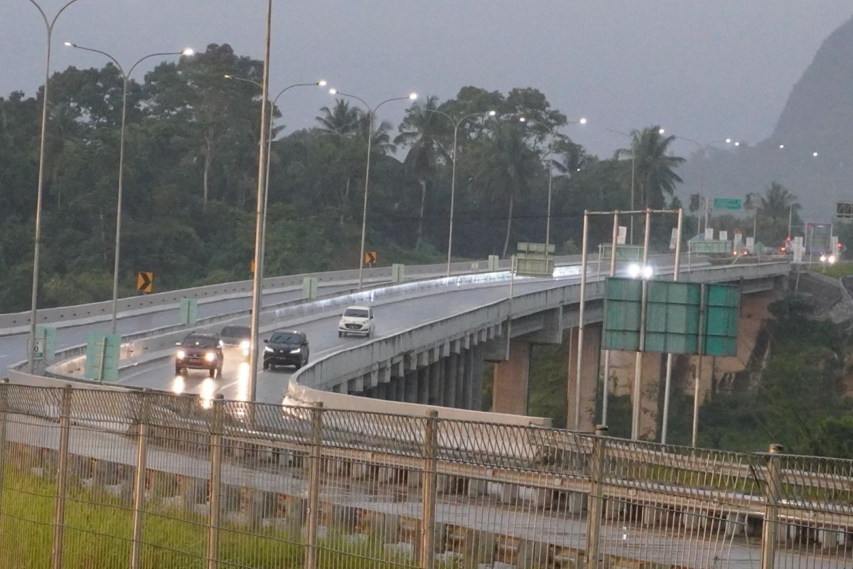 H-3 lebaran, volume kendaraan di Tol Trans Sumatera naik 44 persen