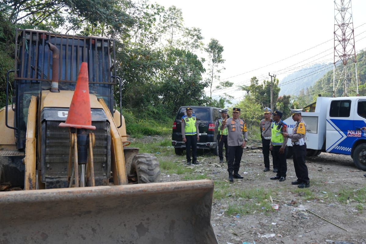 Kapolda Sumut: Pastikan alat berat  berfungsi di Kabupaten Karo