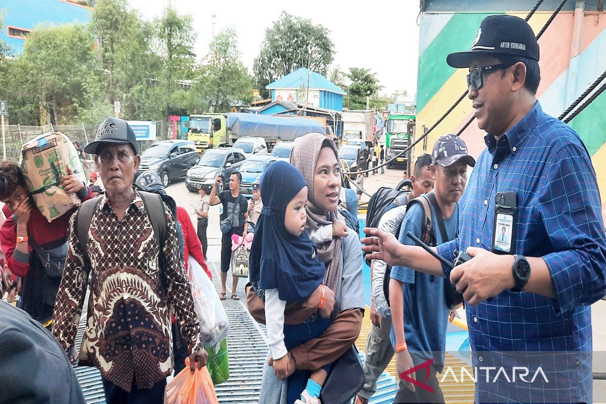 ARUS MUDIK - DLU angkut 10 ribu pemudik dari Banjarmasin tujuan Surabaya