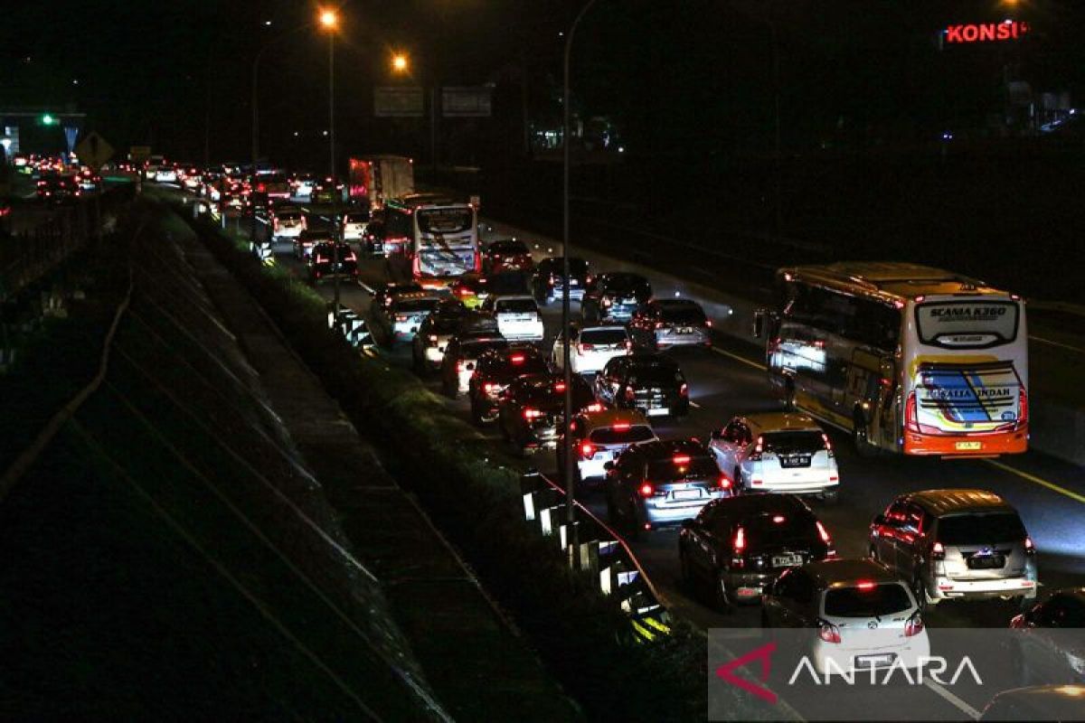 Korlantas prediksi puncak arus mudik Tol Trans Jawa Sabtu malam