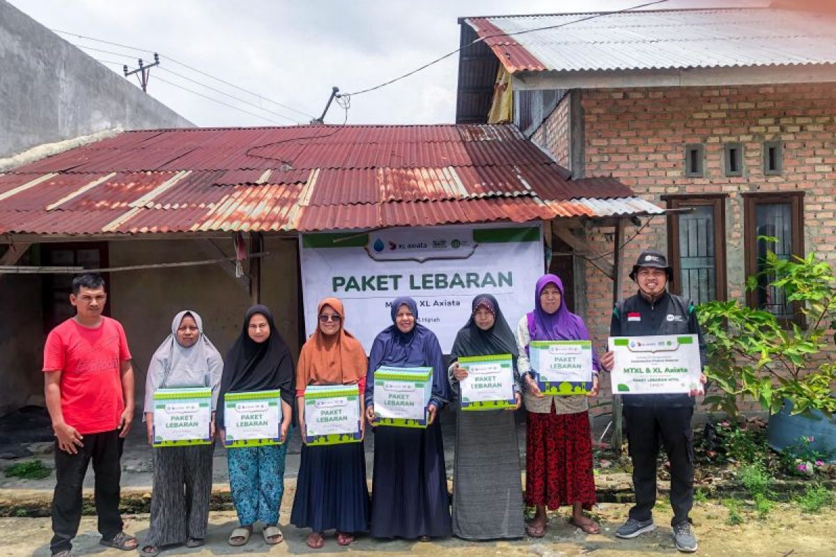 IZI Riau bagikan 100 paket sembako di Kecamatan Tambang Siak Hulu Kampar
