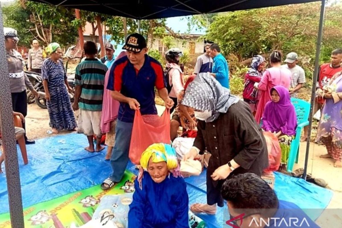 Pj Bupati Gorontalo Utara tangani warga terdampak banjir Tolinggula