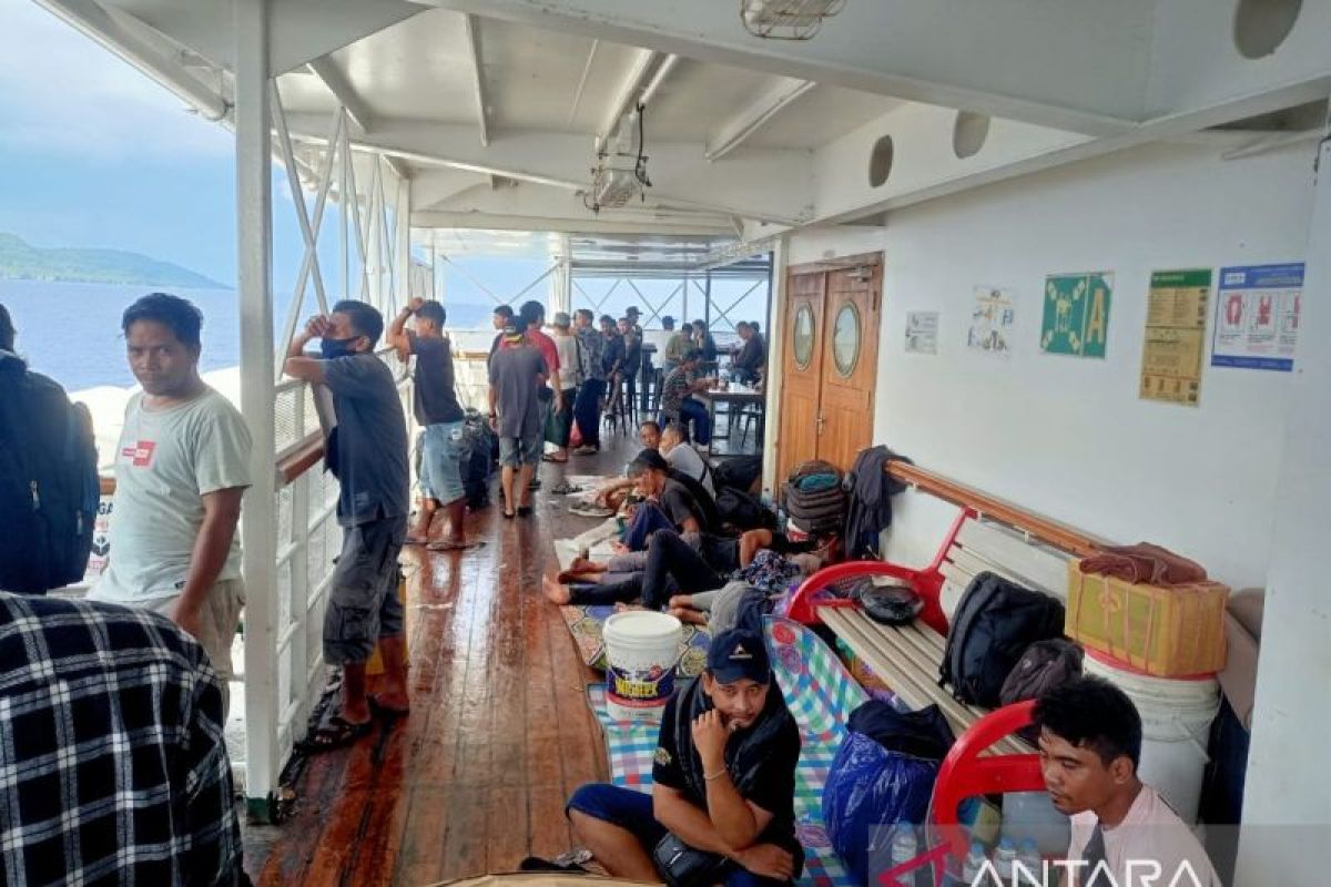 KSOP Ambon catat penumpang kapal capai 9.615 orang pada H-3 jelang Lebaran 2024