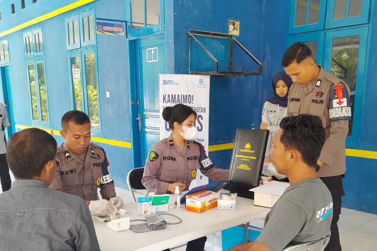 Polisi tes urine sopir-bus angkutan mudik Lebaran di Kota Palu
