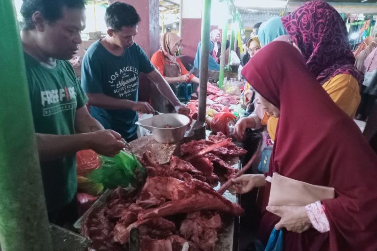 Harga daging sapi di Mataram tembus Rp140.000 per kilogram jelang Lebaran