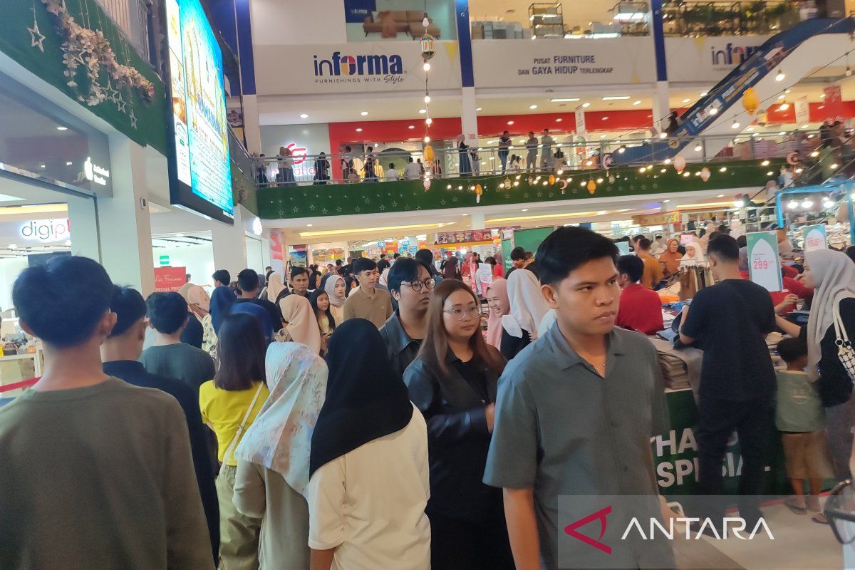 Pengunjung pusat perbelanjaan di Bengkulu capai 35 ribu orang