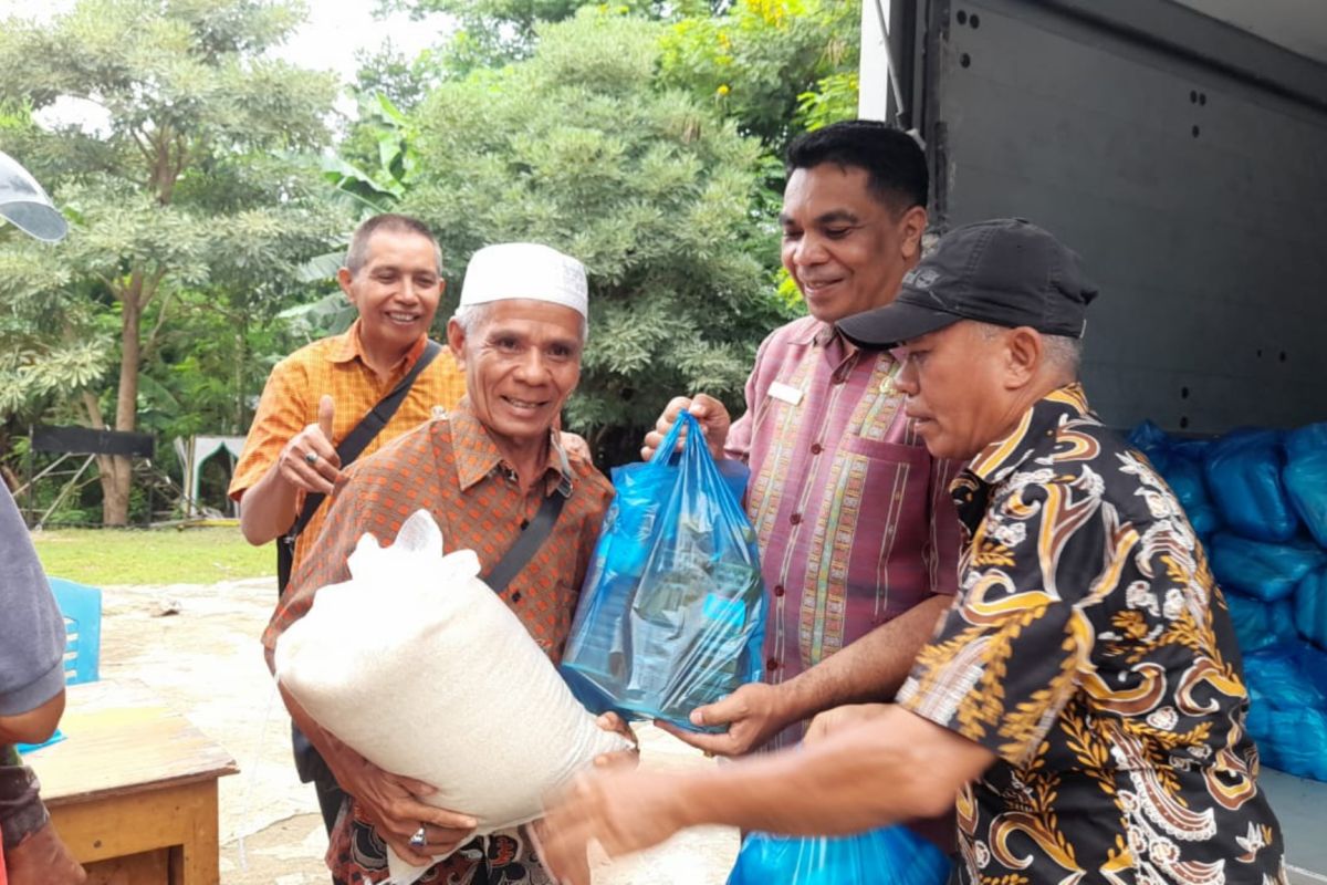 Pemda Manggarai Barat distribusi ribuan paket sembako jelang Lebaran