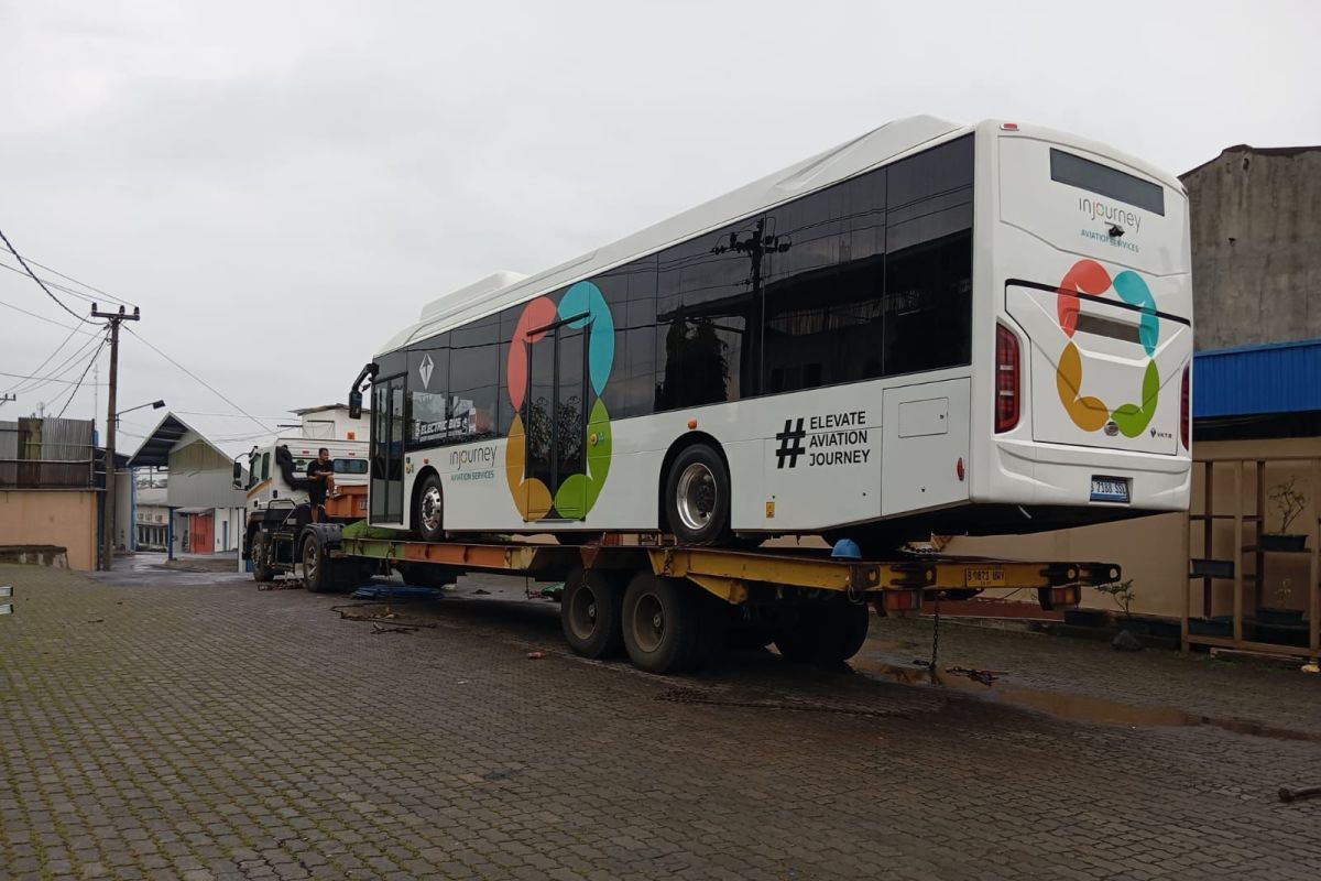 VKTR-Gapura luncurkan bus listrik ramah lingkungan di Bandara Soetta